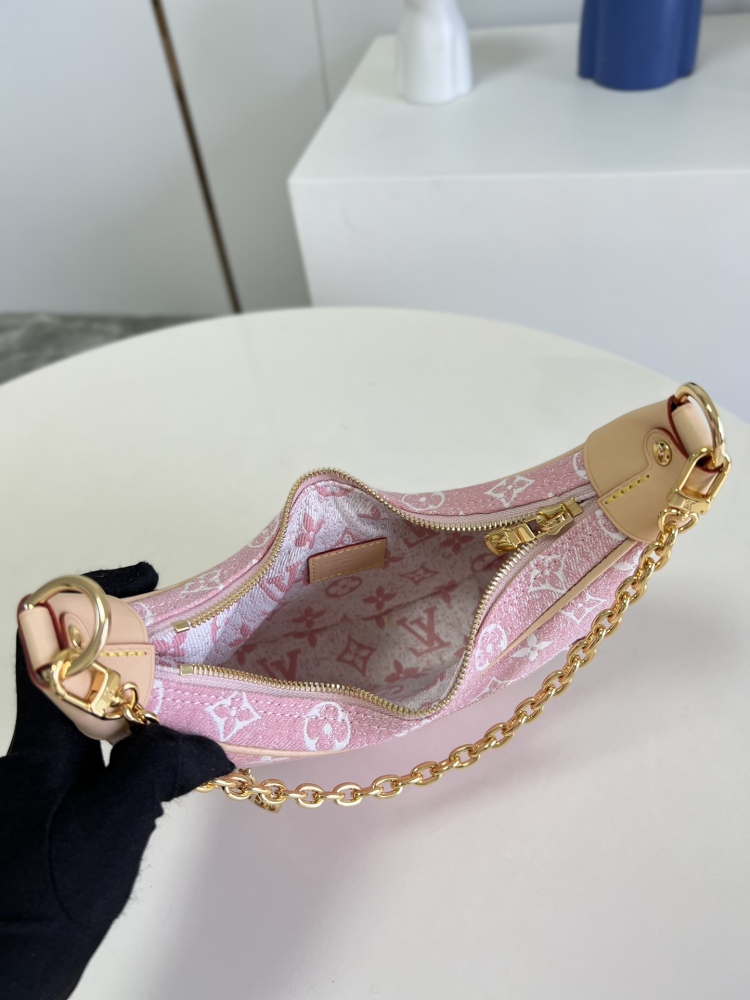 Louis Vuitton Loop mirror boutique