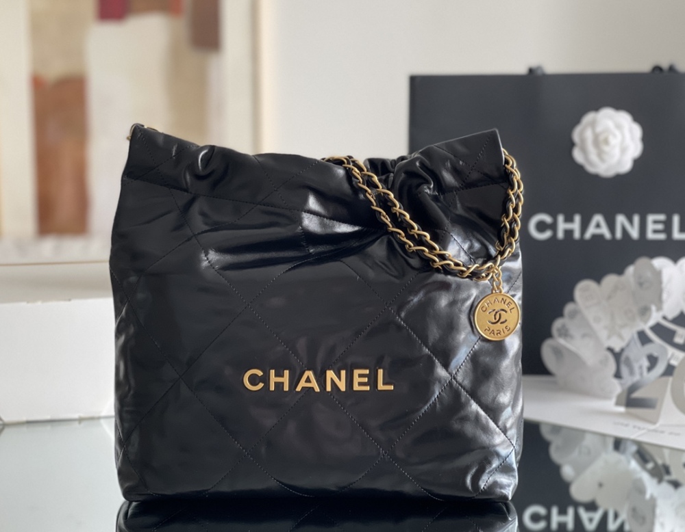 Chanel 22 BACKPACK mirror boutique
