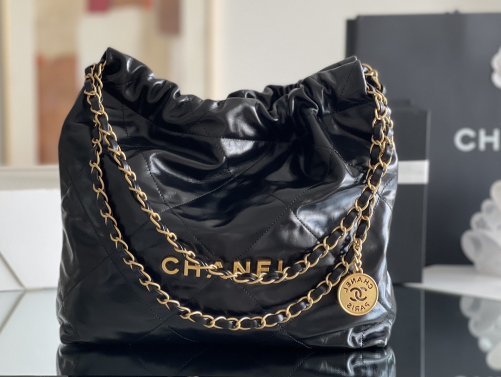 Chanel 22 BACKPACK mirror boutique