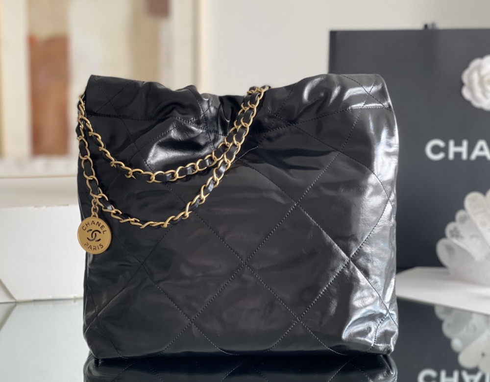 Chanel 22 BACKPACK mirror boutique
