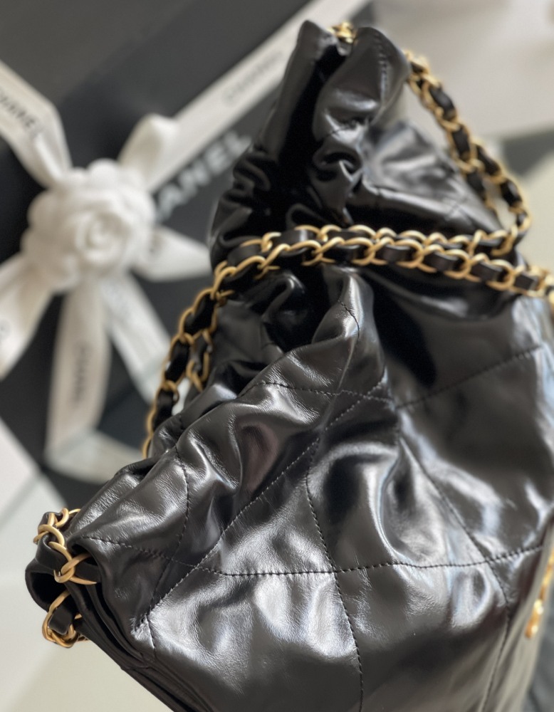 Chanel 22 BACKPACK mirror boutique