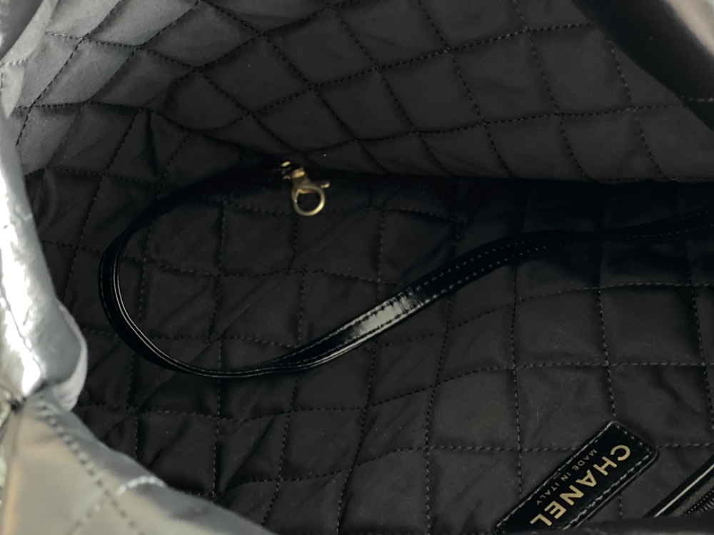 Chanel 22 BACKPACK mirror boutique