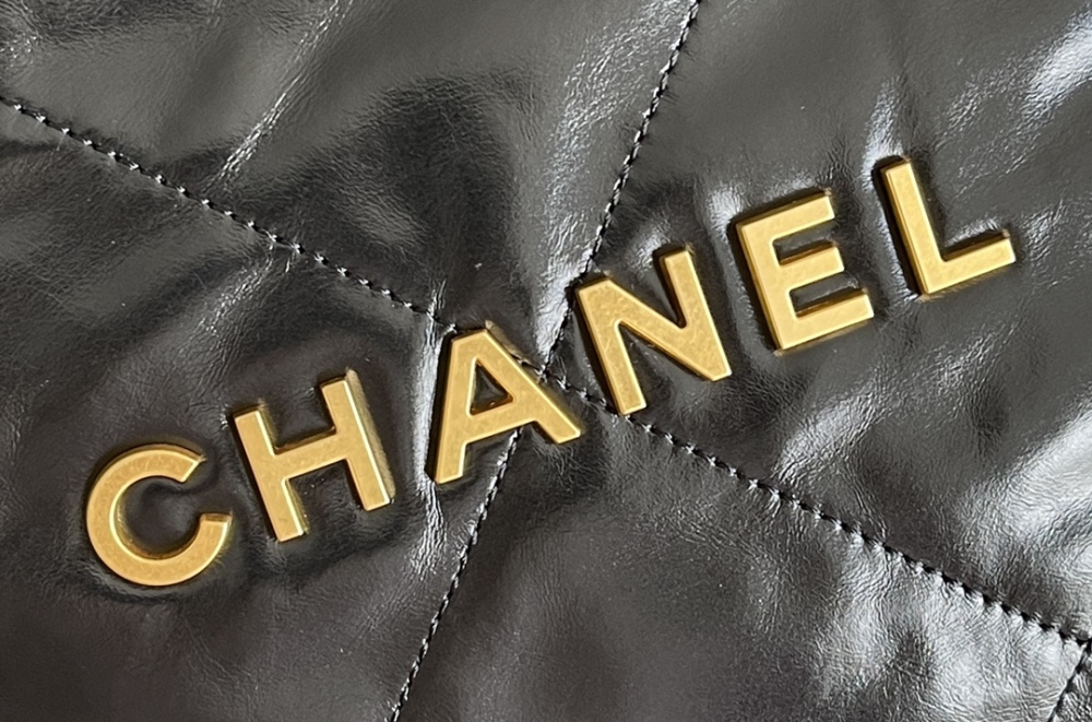 Chanel 22 BACKPACK mirror boutique