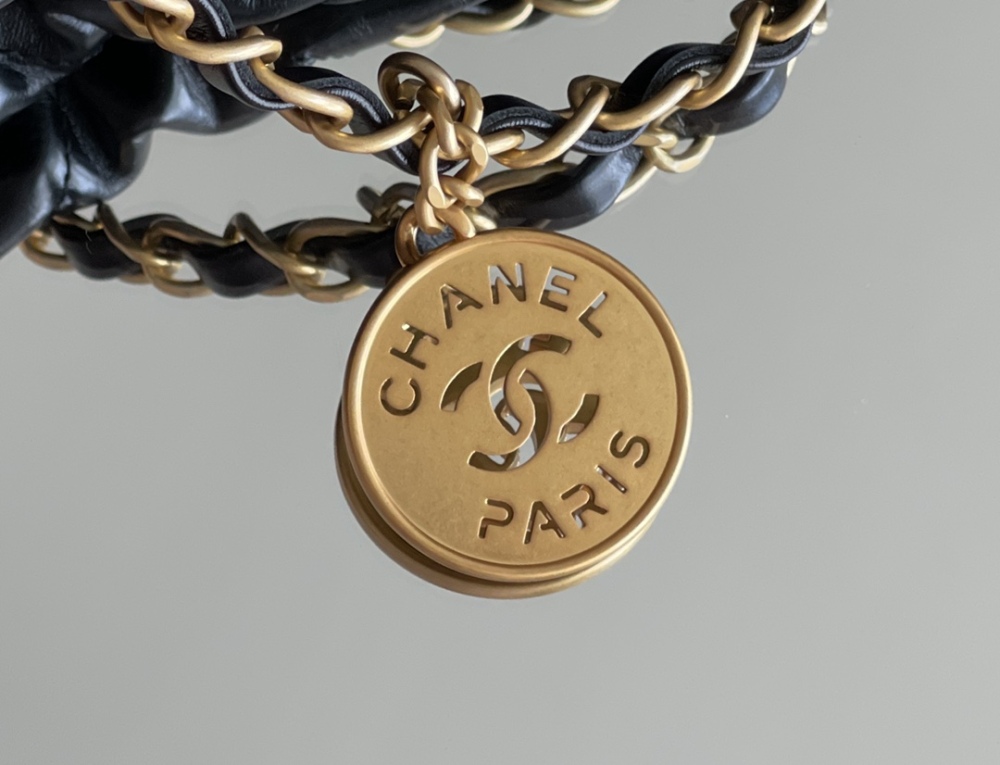 Chanel 22 BACKPACK mirror boutique