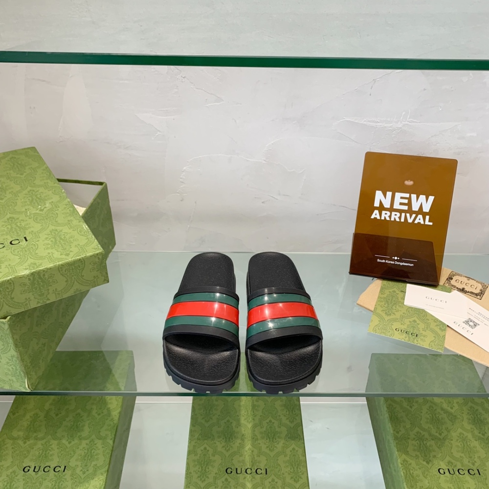 Gucci slippers