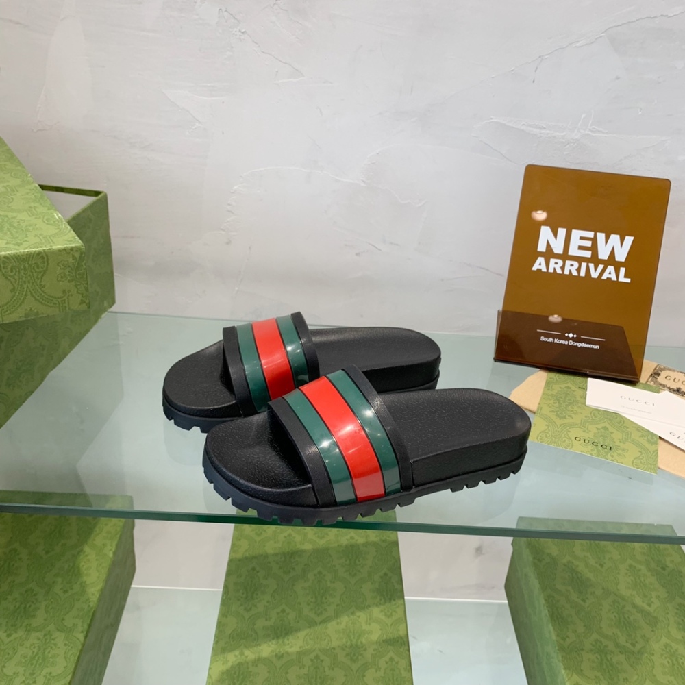 Gucci slippers