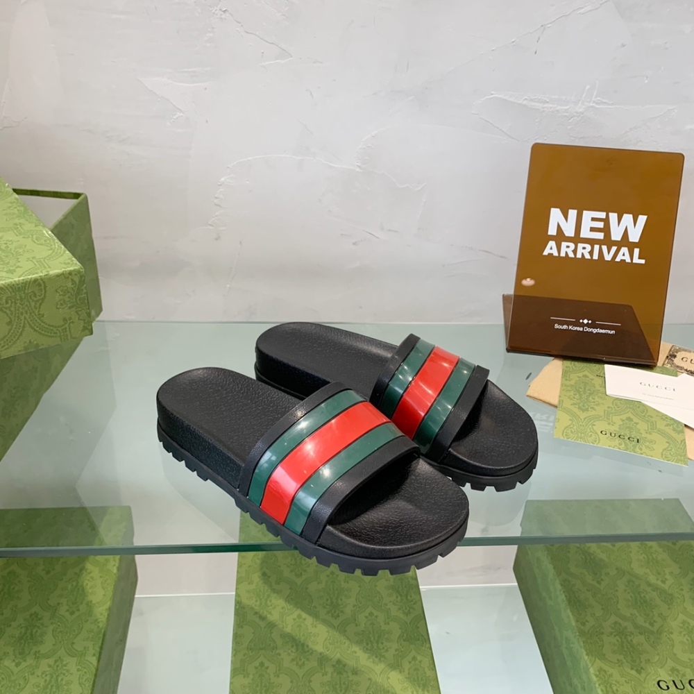 Gucci slippers