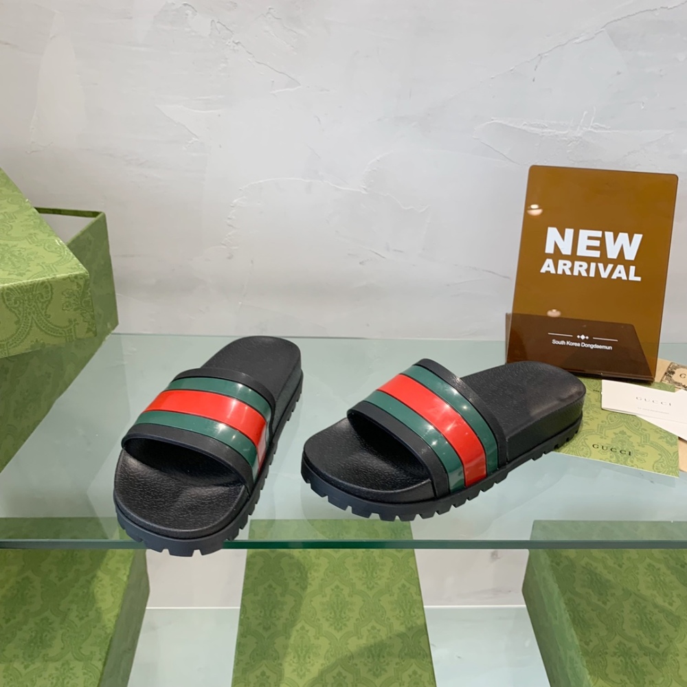 Gucci slippers