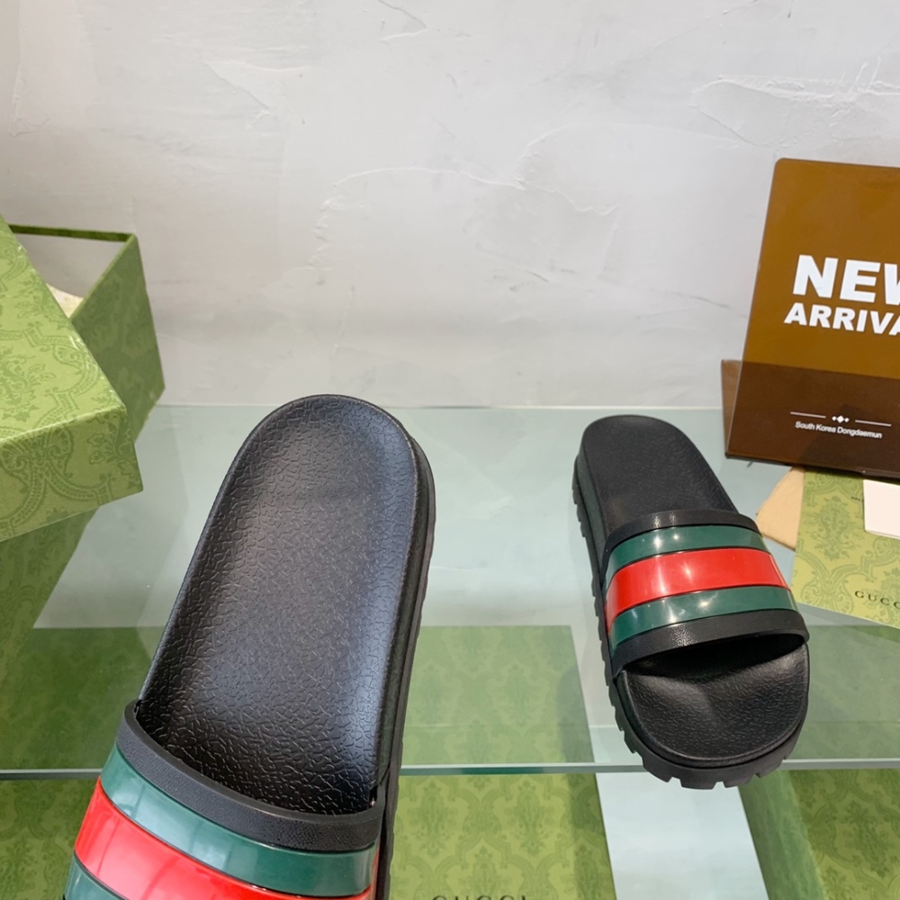 Gucci slippers