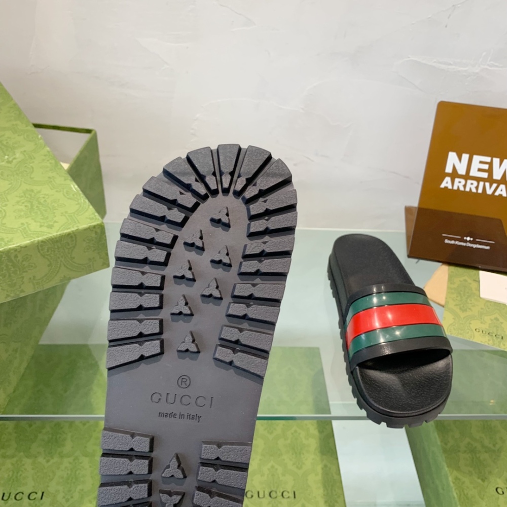 Gucci slippers