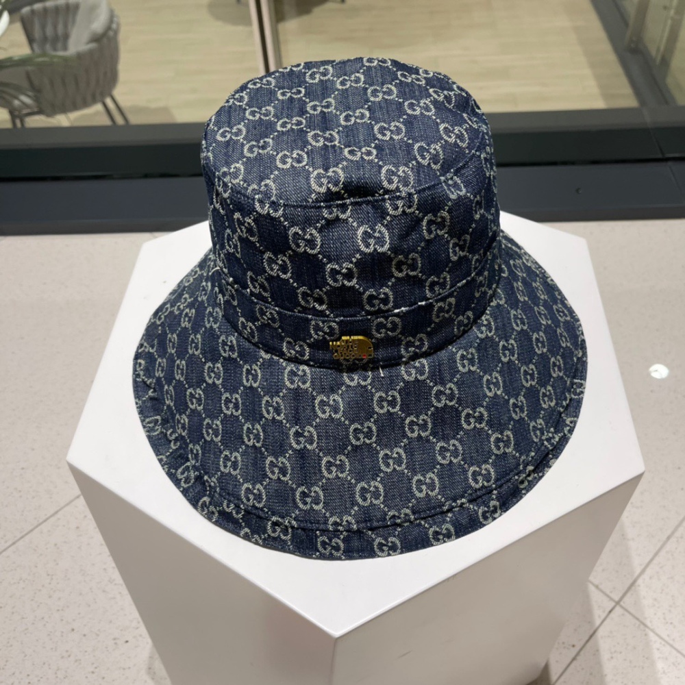 Gucci bucket hat