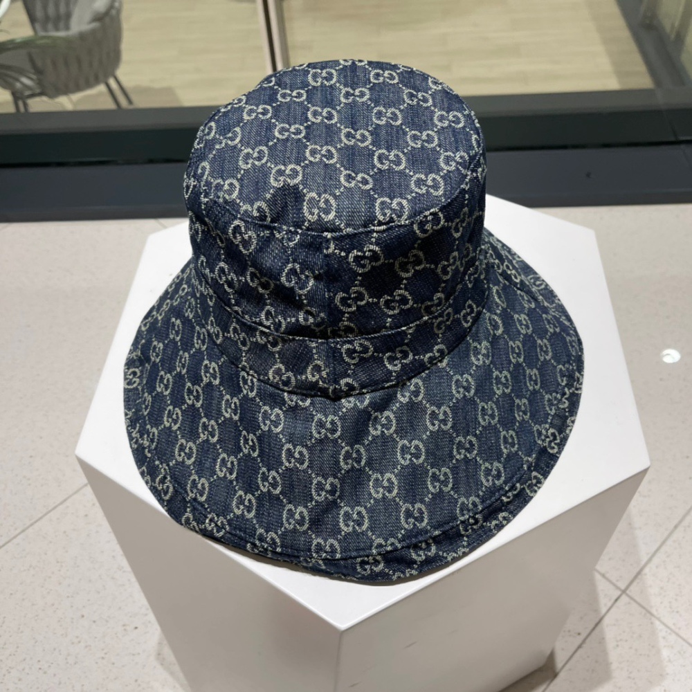 Gucci bucket hat