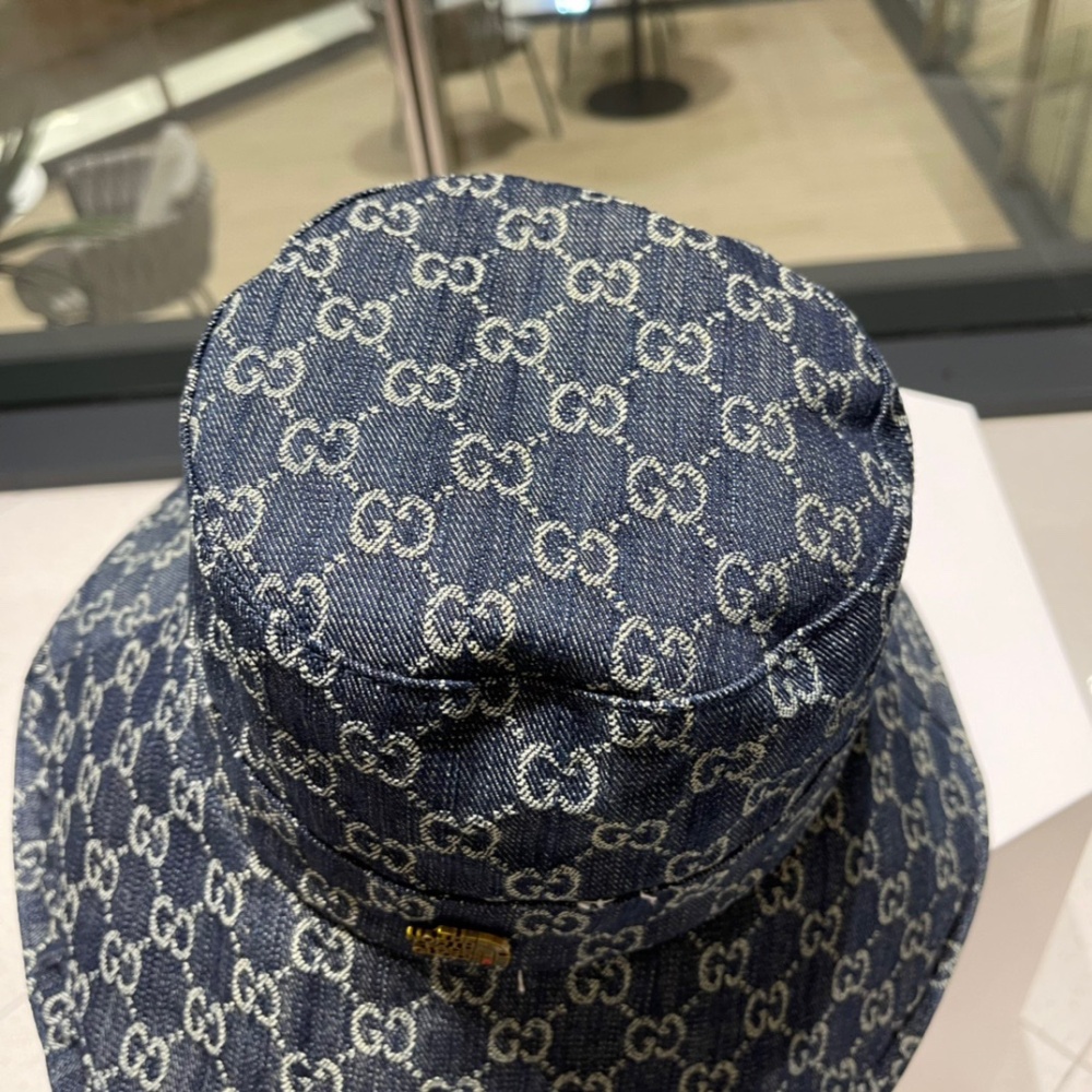 Gucci bucket hat