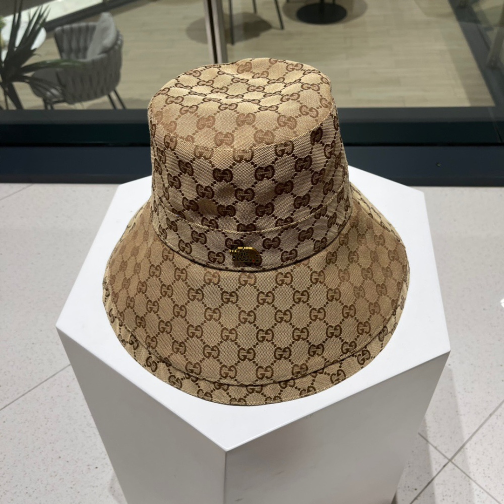 Gucci bucket hat