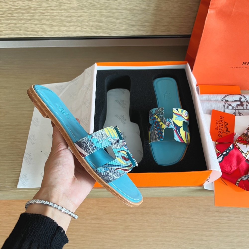 Hermes Slippers