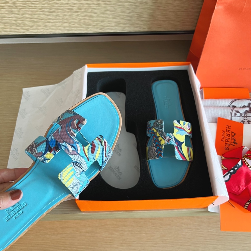 Hermes Slippers