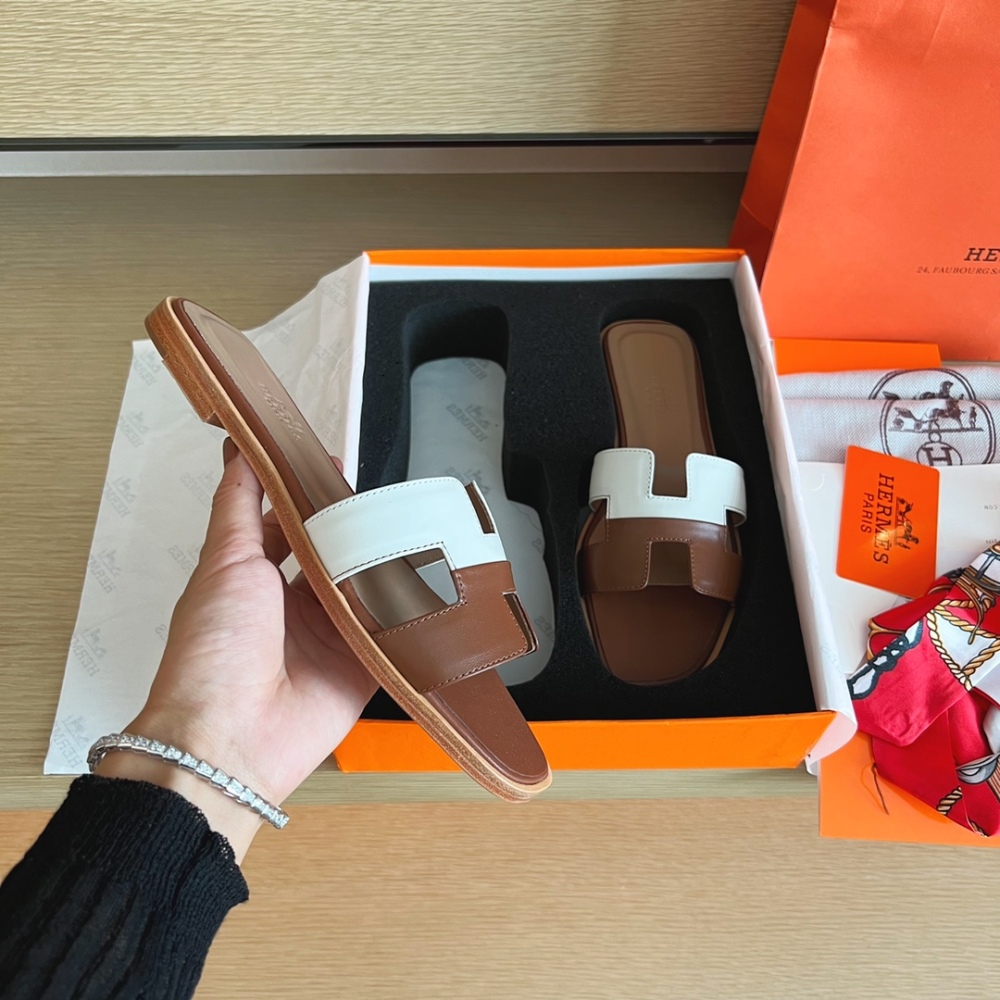 Hermes Slippers