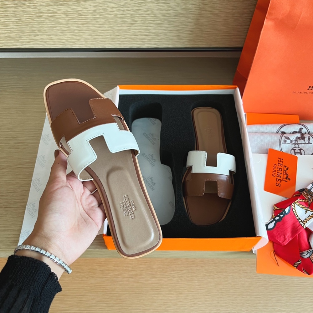 Hermes Slippers