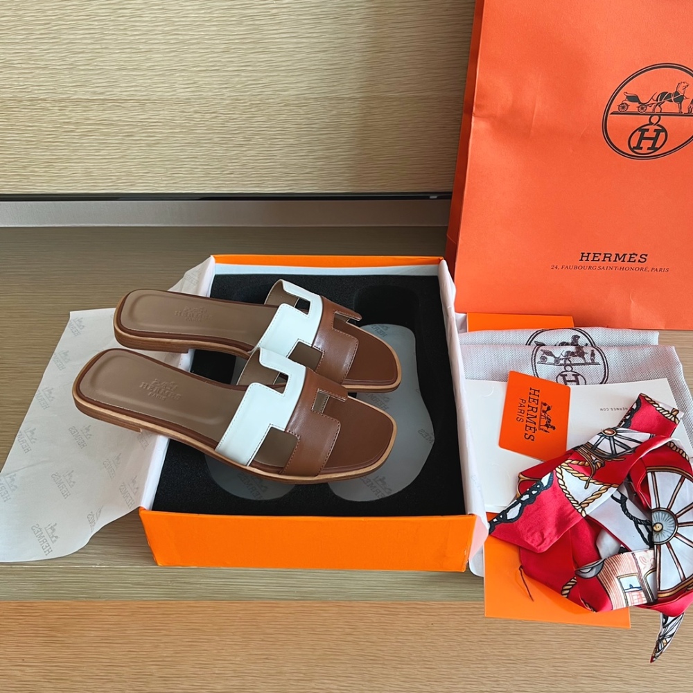 Hermes Slippers