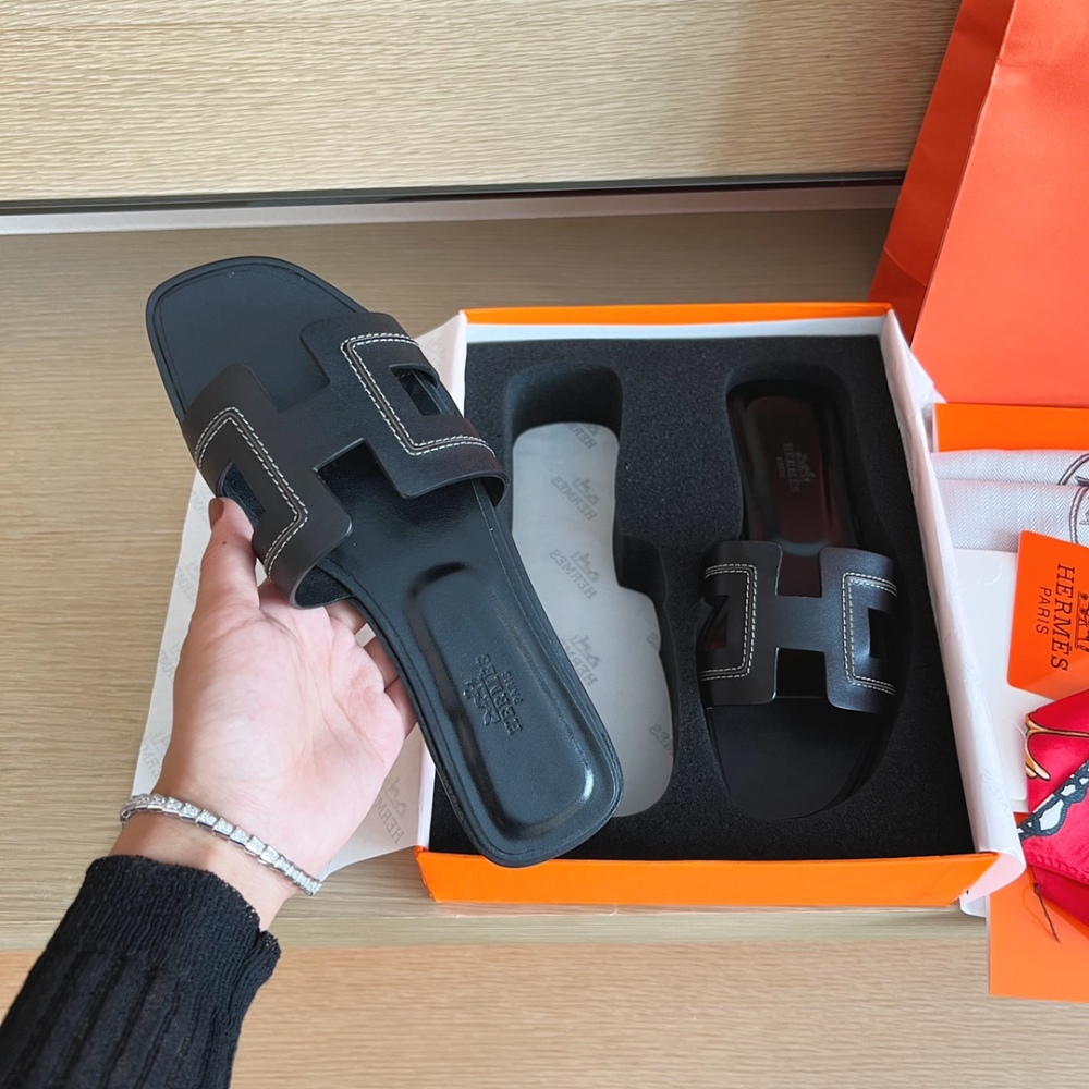 Hermes Slippers