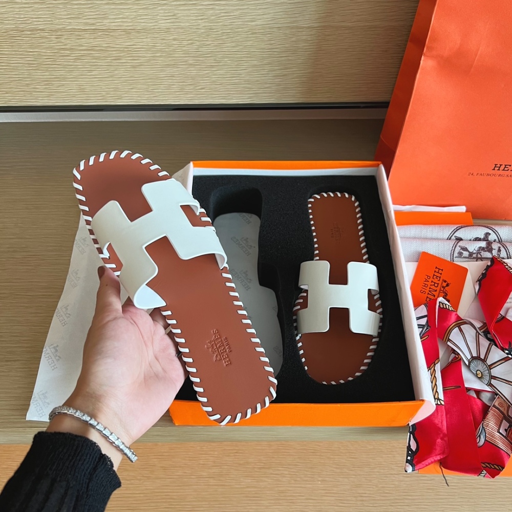 Hermes Slippers