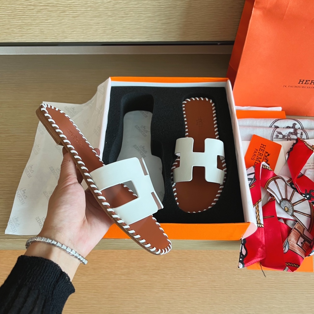 Hermes Slippers