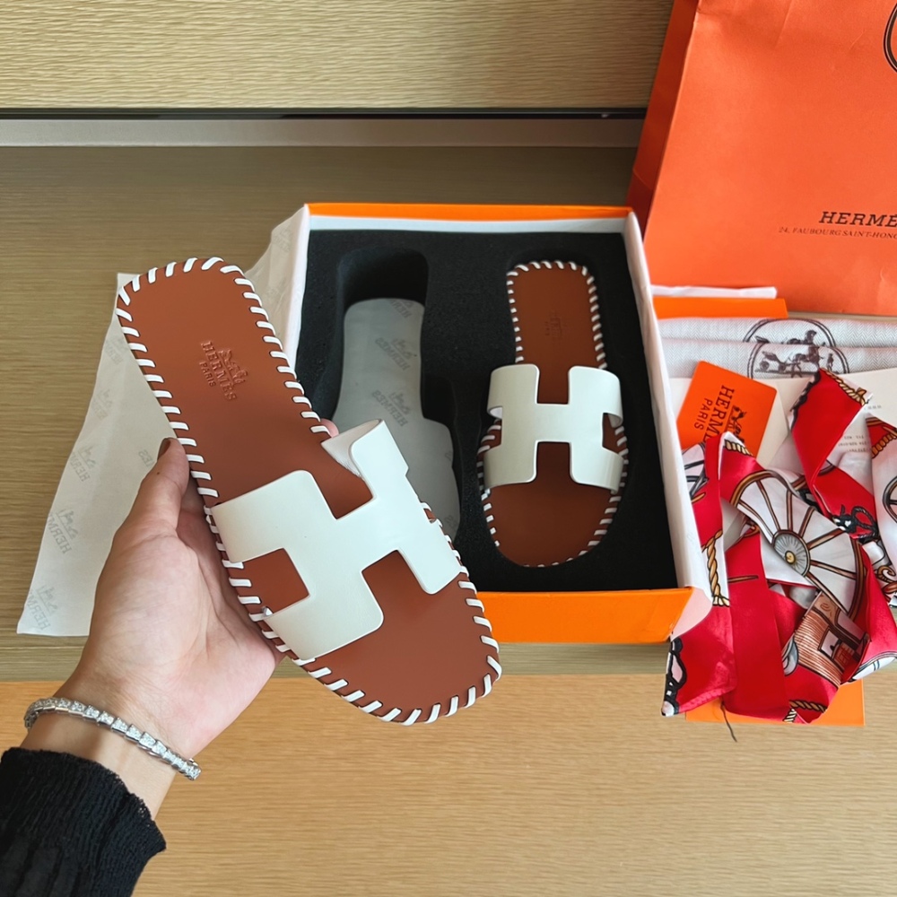 Hermes Slippers