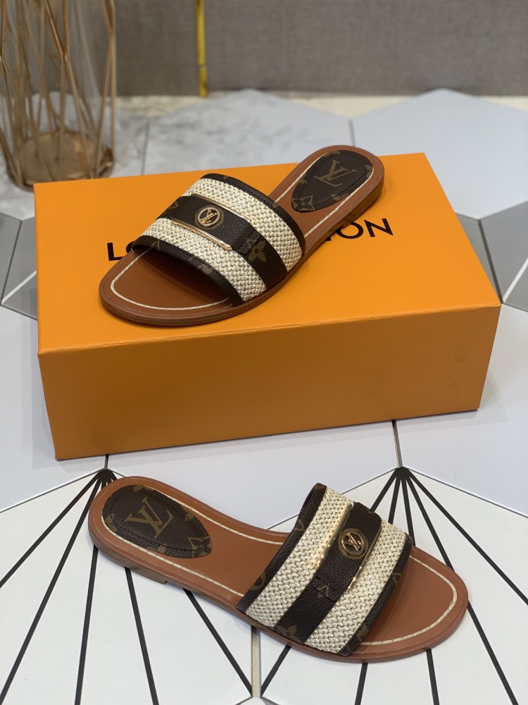 Louis Vuitton slippers