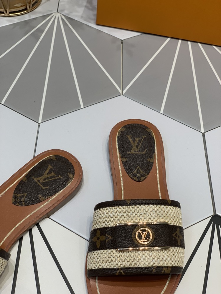 Louis Vuitton slippers
