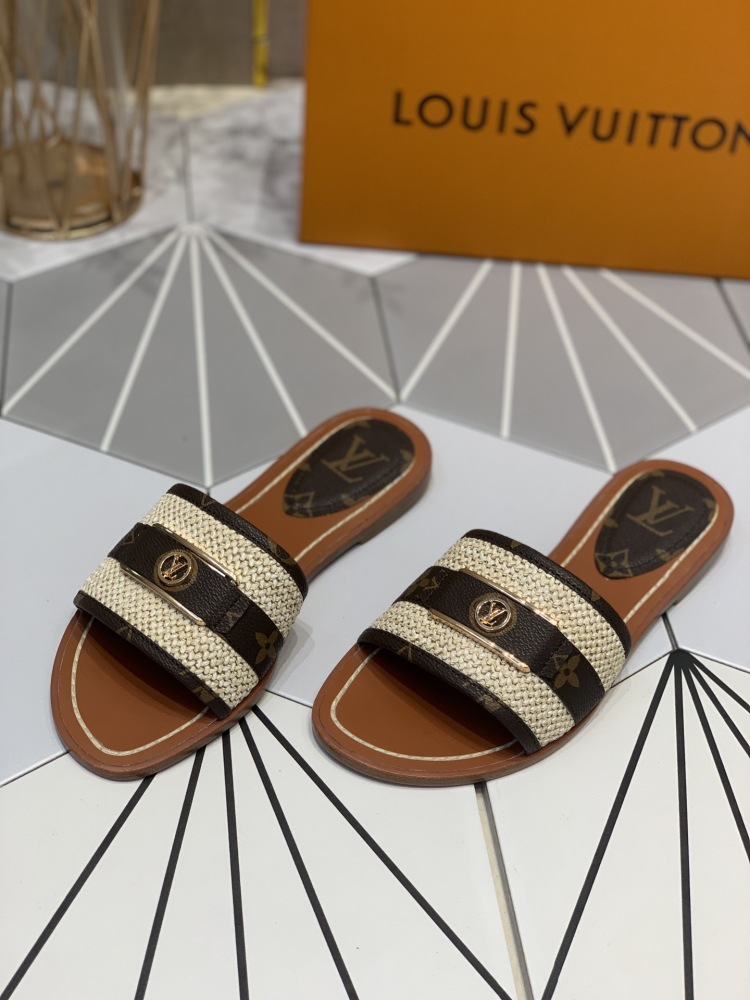 Louis Vuitton slippers