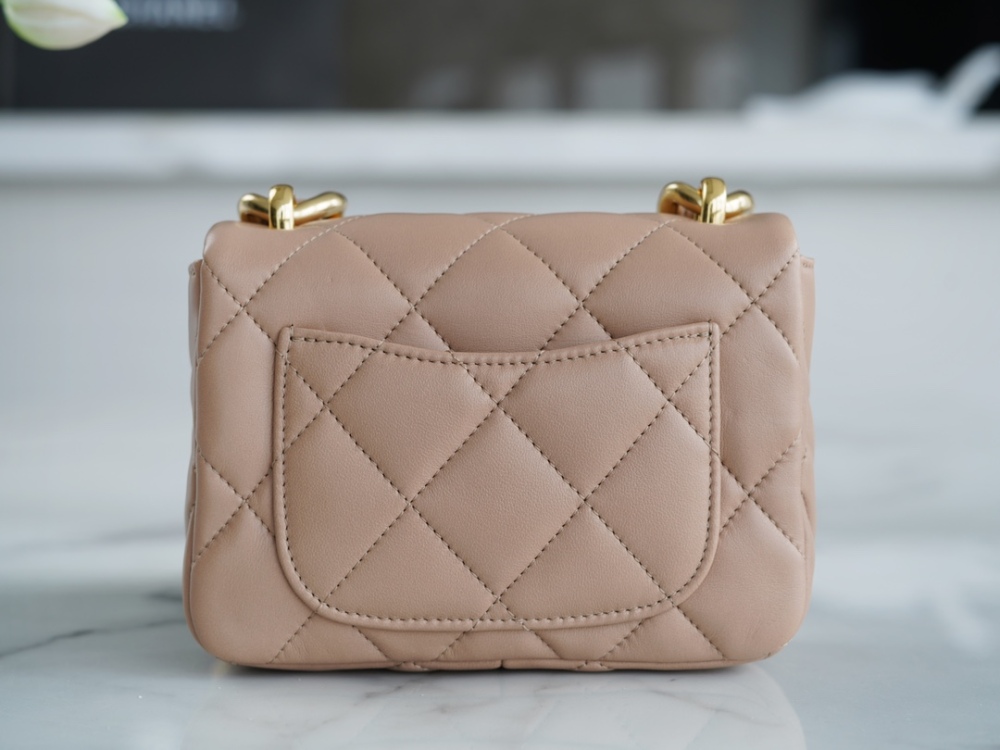 Chanel cf   22ss mirror boutique