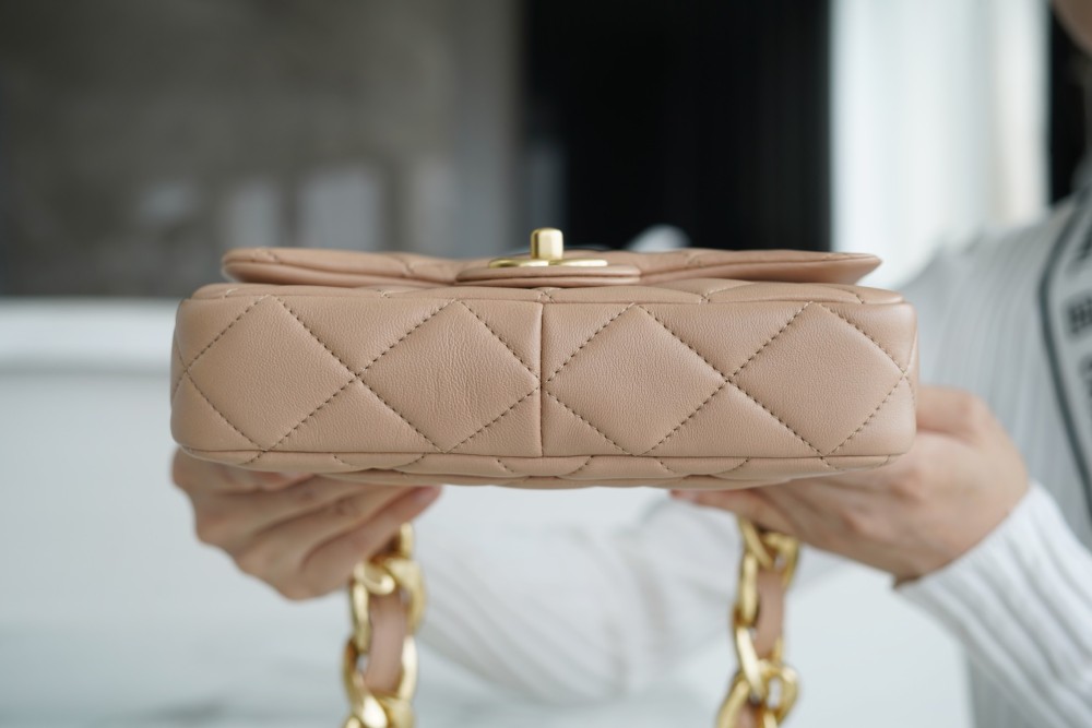 Chanel cf   22ss mirror boutique
