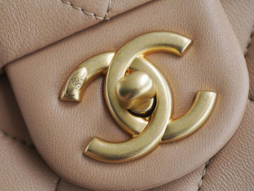 Chanel cf   22ss mirror boutique