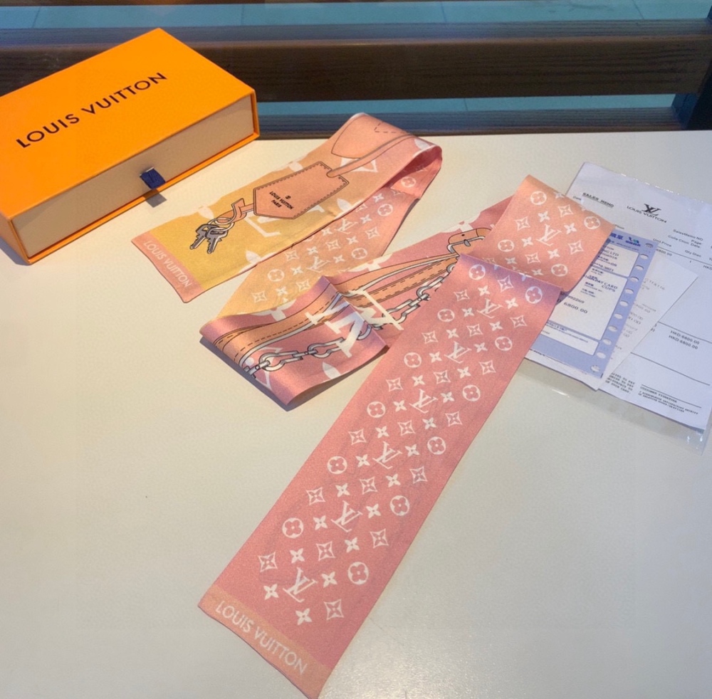 Louis Vuitton scarf