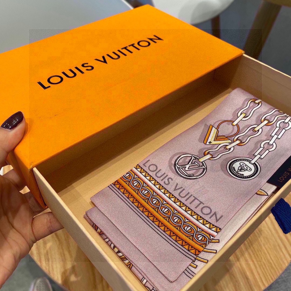 Louis Vuitton scarf