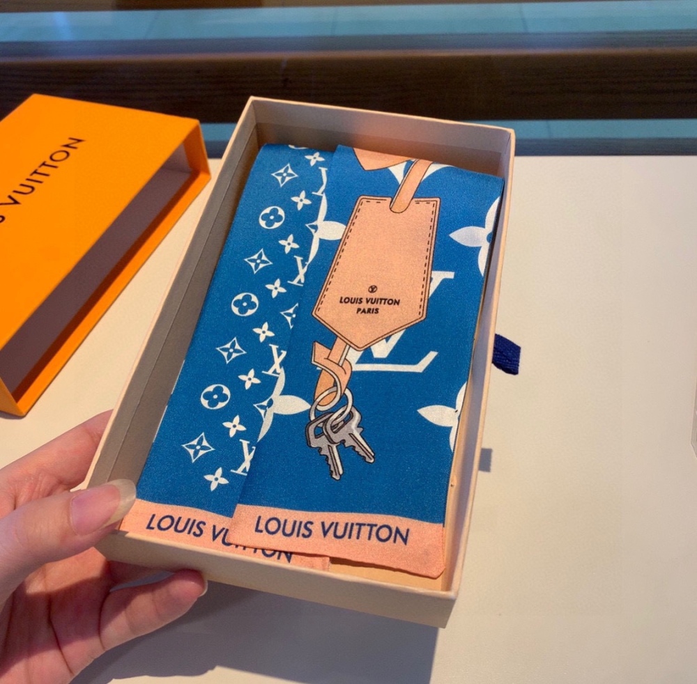 Louis Vuitton scarf