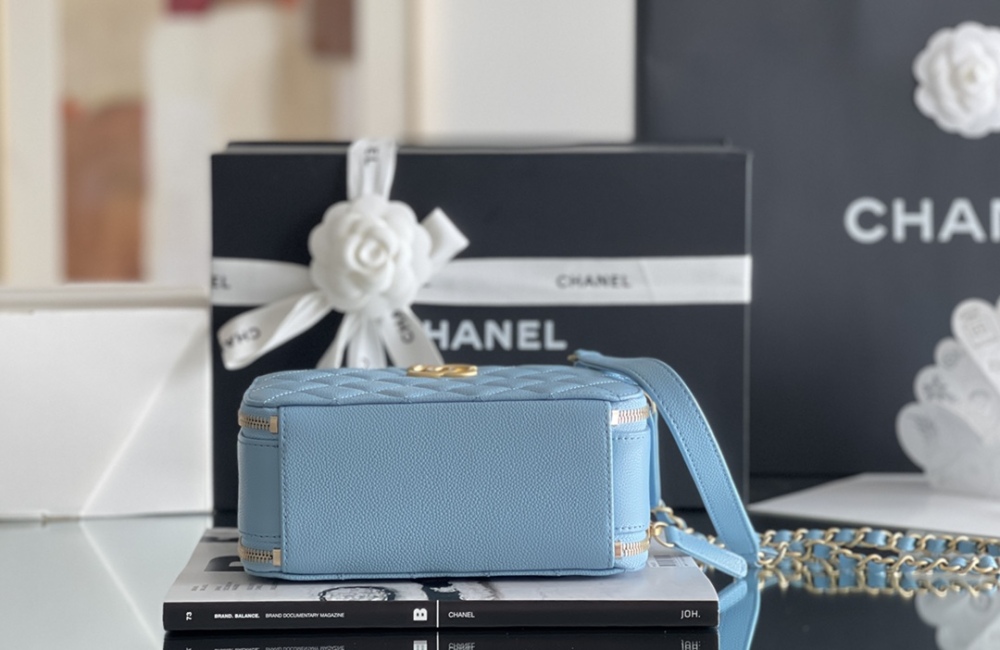 Chanel 22s 19cm   Mirror Boutique