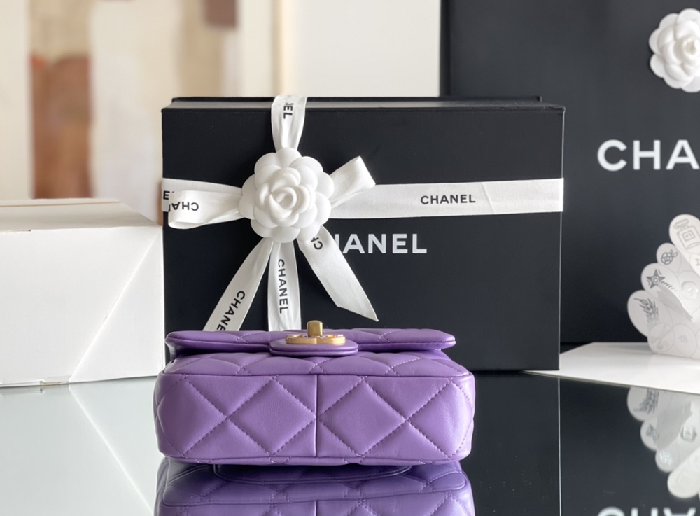 Chanel 22p  mini CF Mirror Boutique