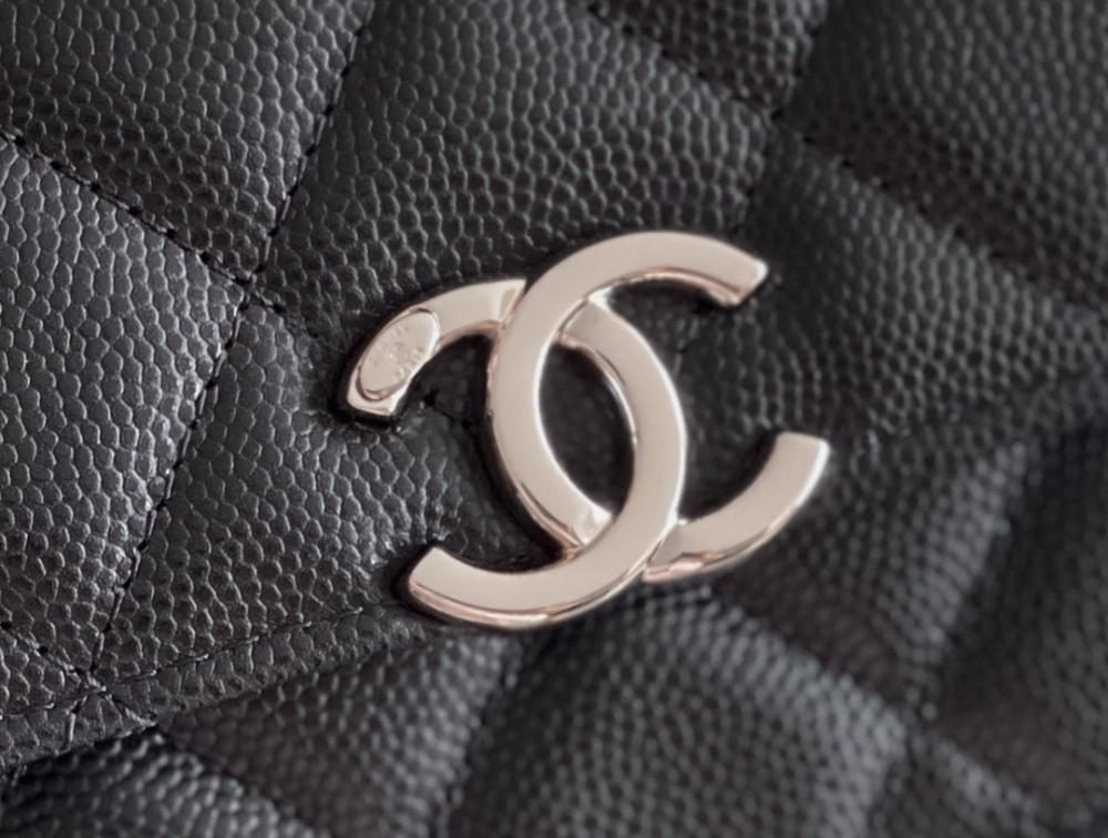 Chanel 22s mini wallet Mirror Boutique