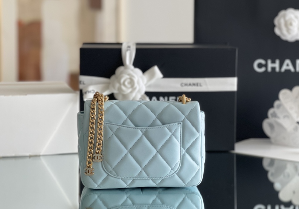Chanel 22p  mini CF Mirror Boutique