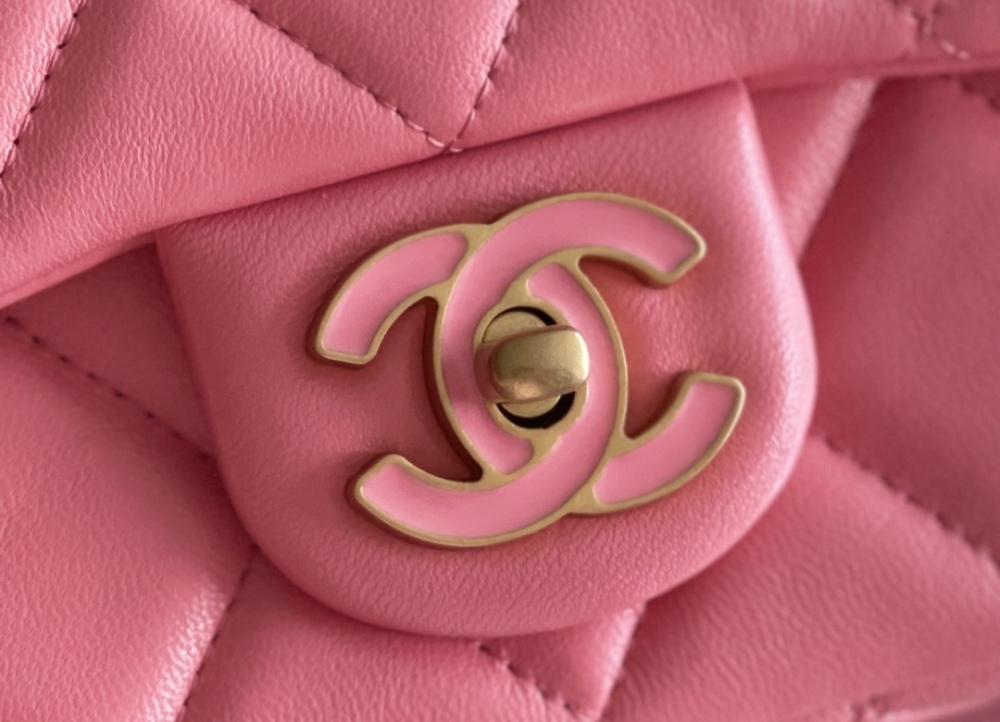 Chanel 22p  mini CF Mirror Boutique