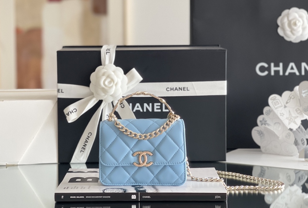 Chanel 22s mini wallet Mirror Boutique