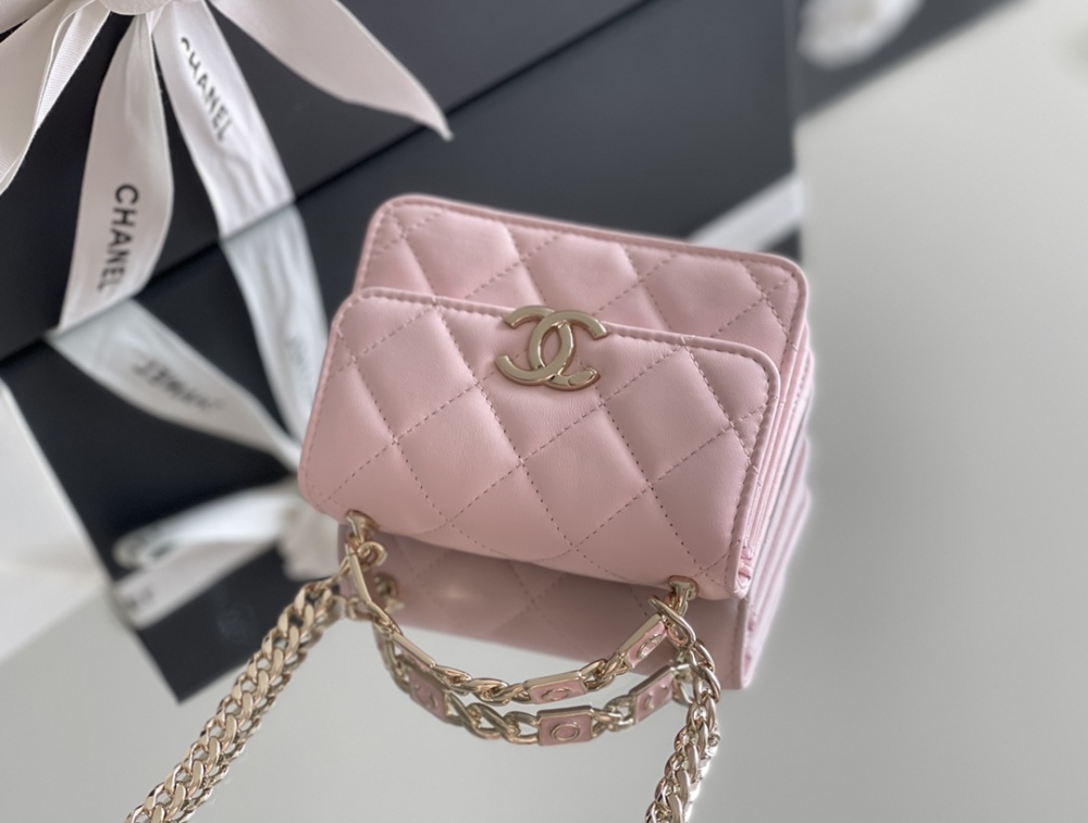 Chanel 22s mini wallet Mirror Boutique