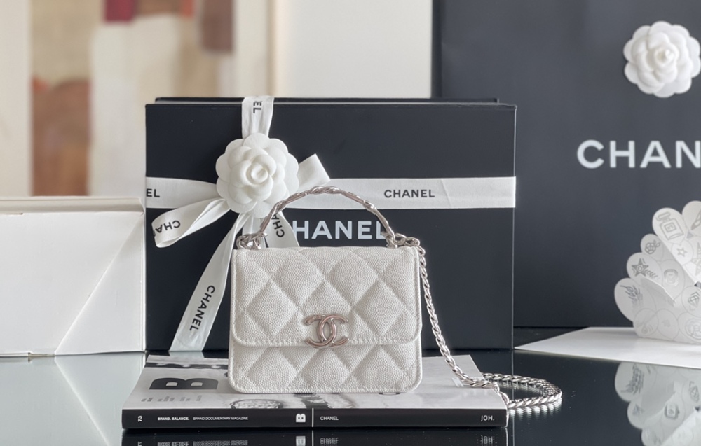 Chanel 22s mini wallet Mirror Boutique