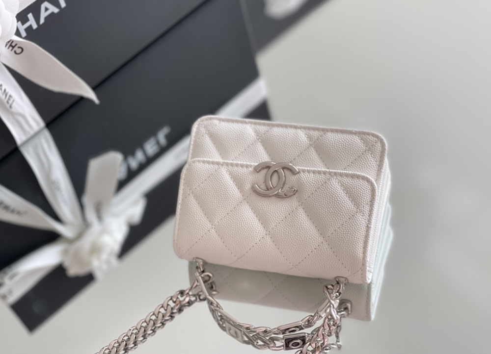 Chanel 22s mini wallet Mirror Boutique