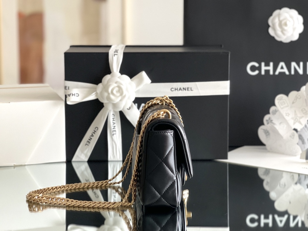 Chanel 22p  mini CF Mirror Boutique