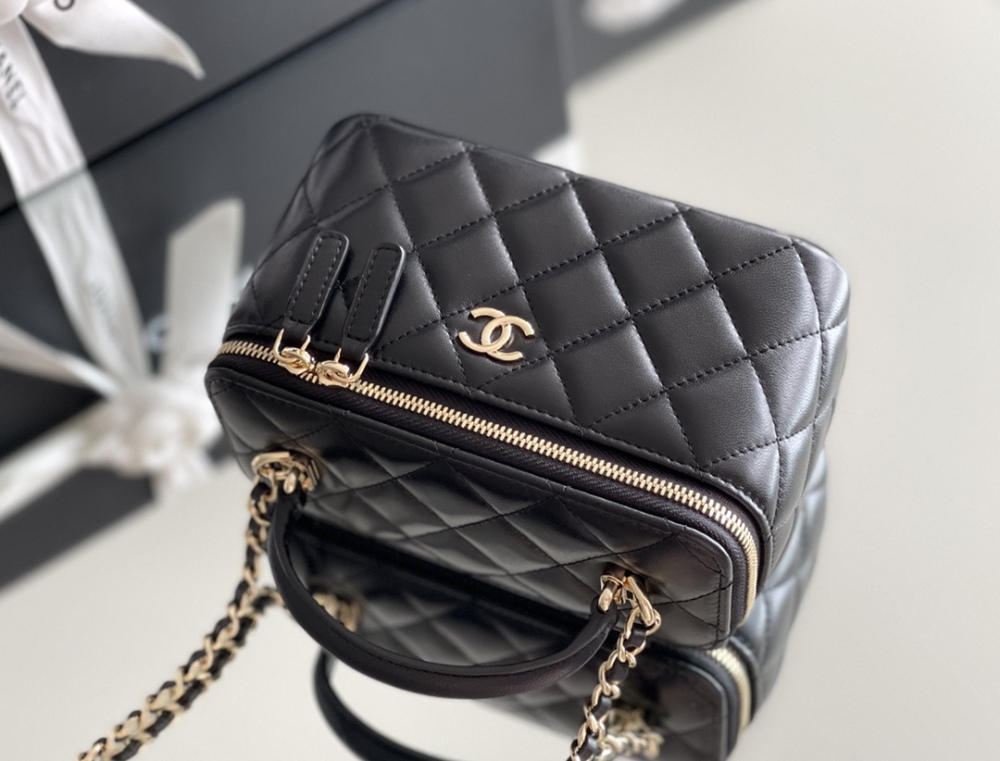 Chanel 22s Box Mirror Boutique