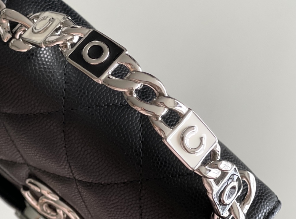 Chanel 22s mini wallet Mirror Boutique