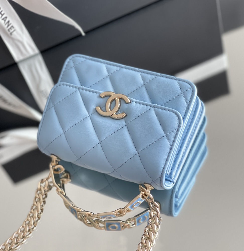 Chanel 22s mini wallet Mirror Boutique