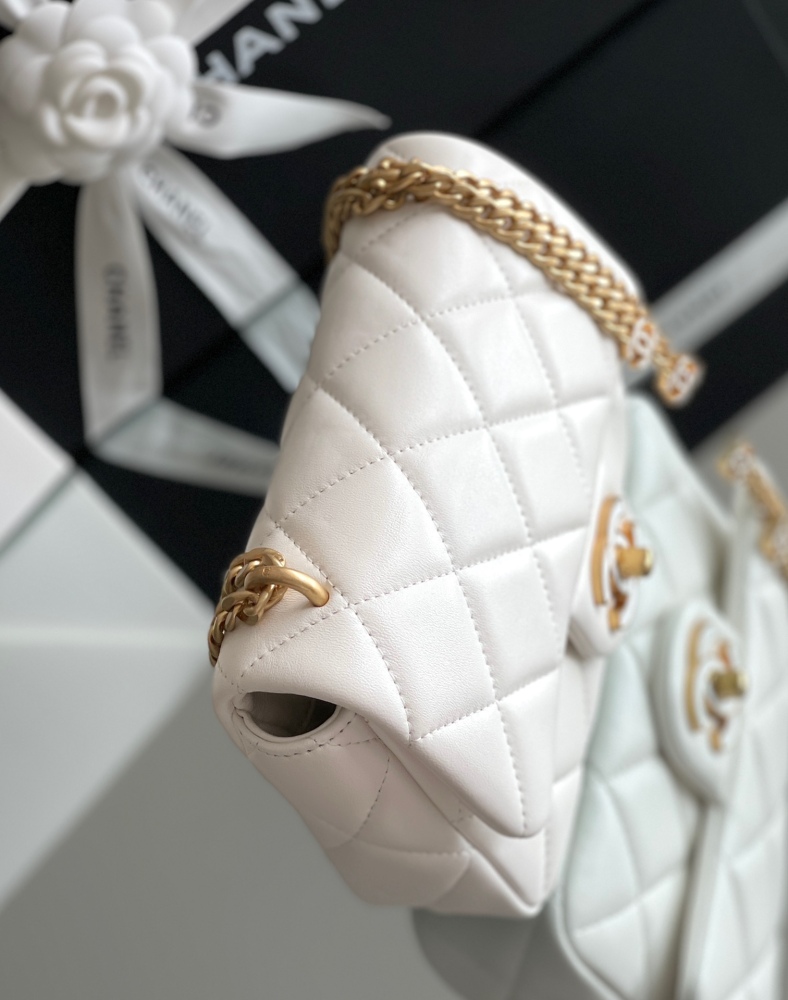 Chanel 22p  mini CF Mirror Boutique